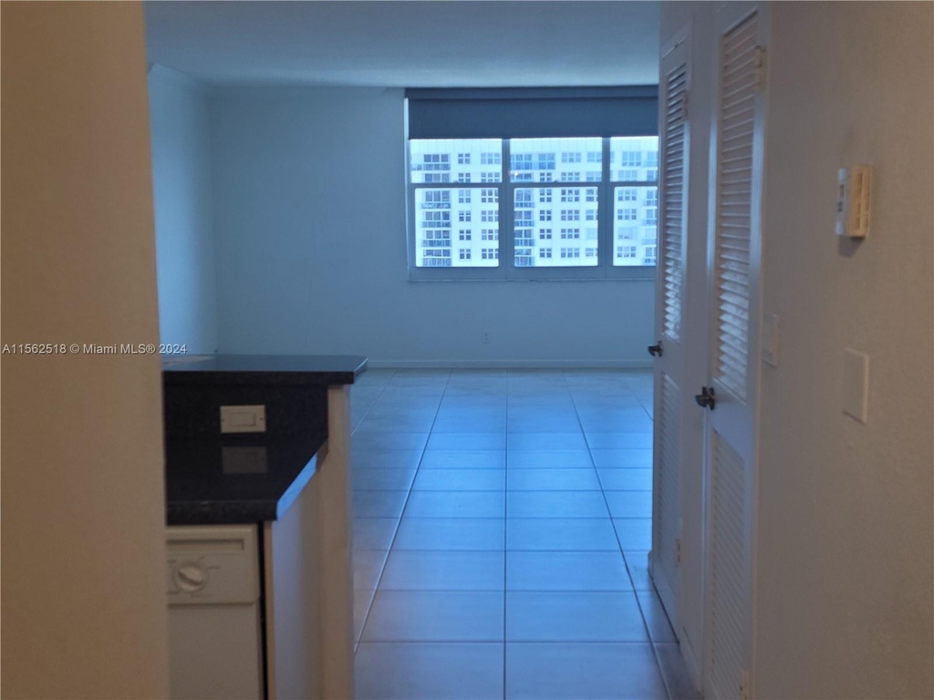 2501 S Ocean Dr - Photo 2