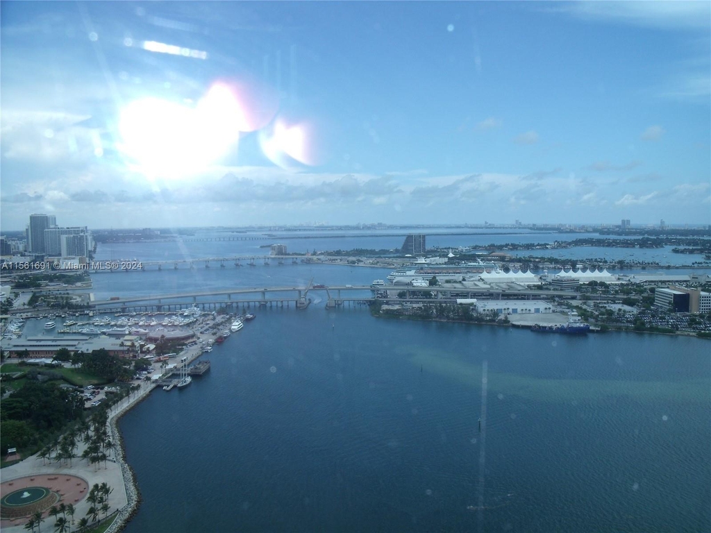 335 S Biscayne Blvd - Photo 3