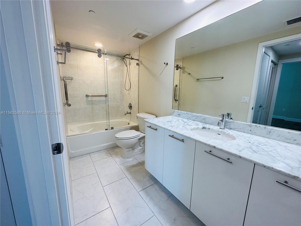 950 Brickell Bay Dr - Photo 13