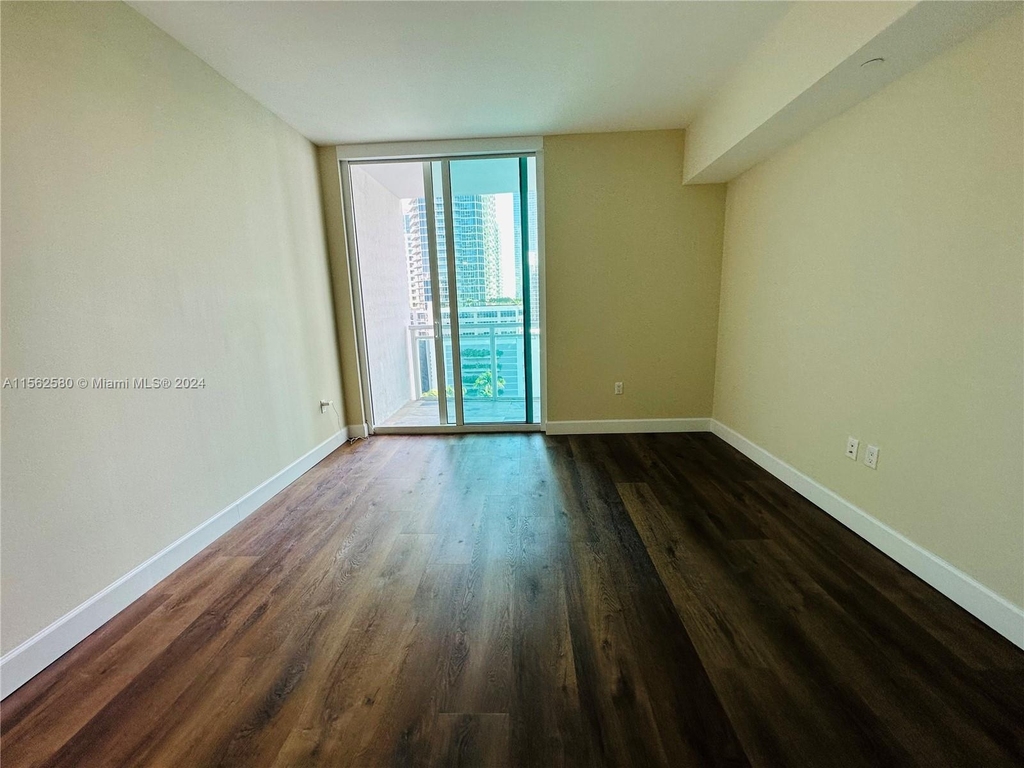 950 Brickell Bay Dr - Photo 6