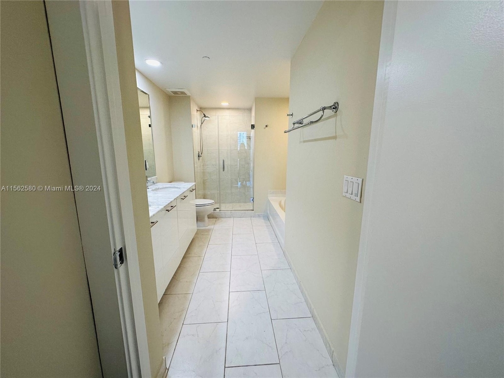 950 Brickell Bay Dr - Photo 9