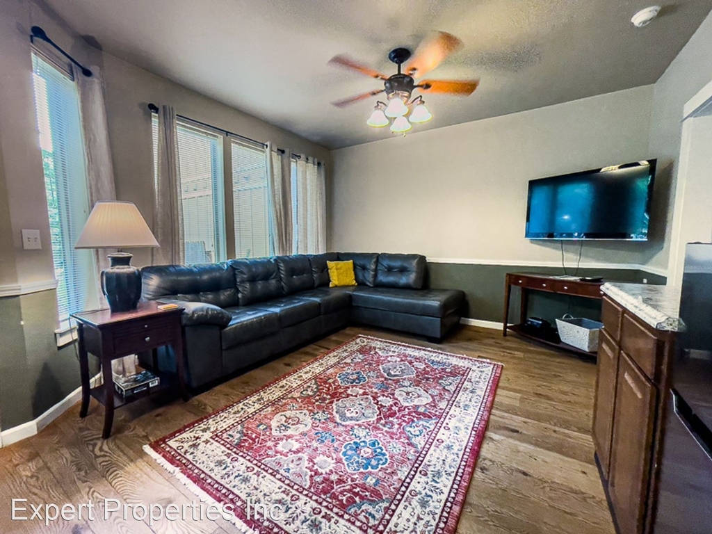 180 E F Street - Photo 3