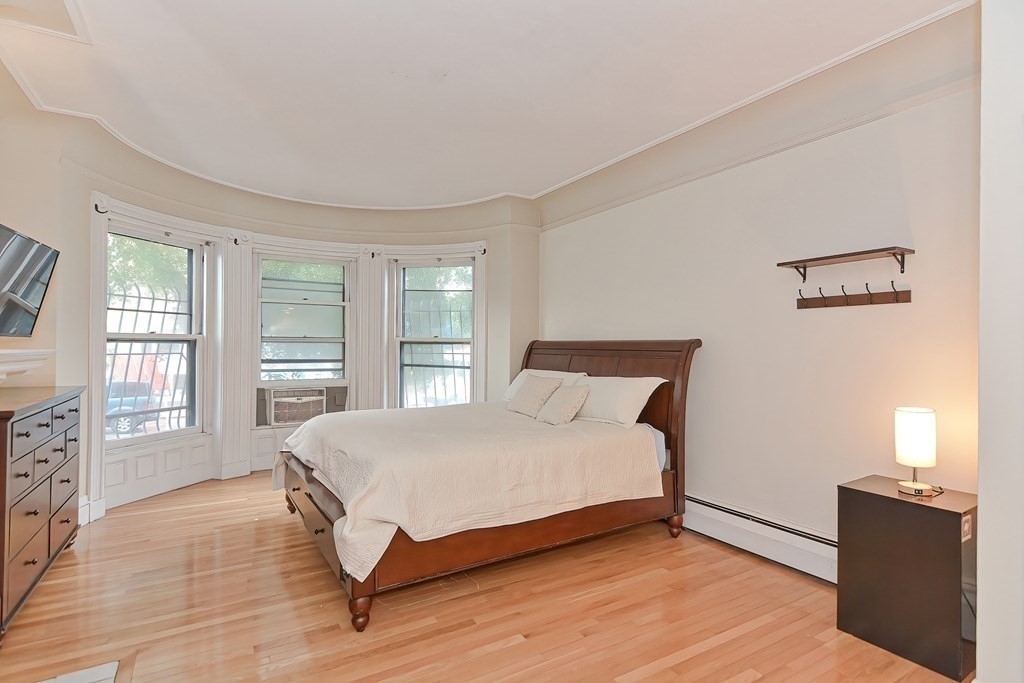 511 Beacon St - Photo 1