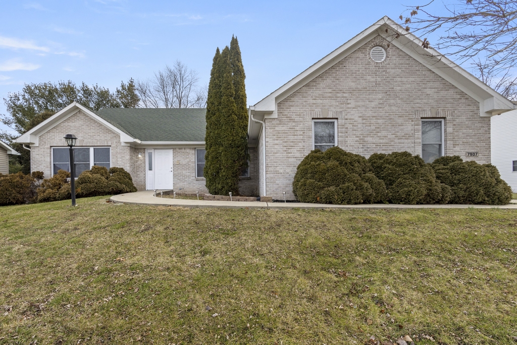 7907 Shannon Lakes Way - Photo 0