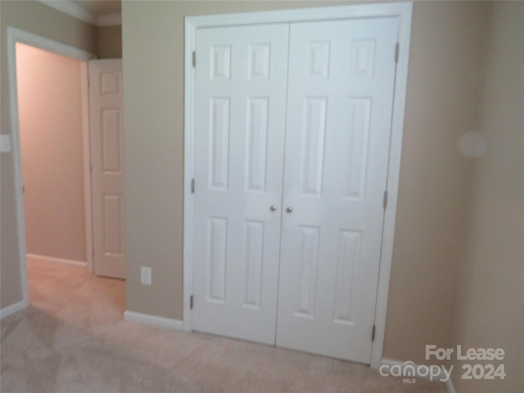 1035 Ridgefield Circle - Photo 11