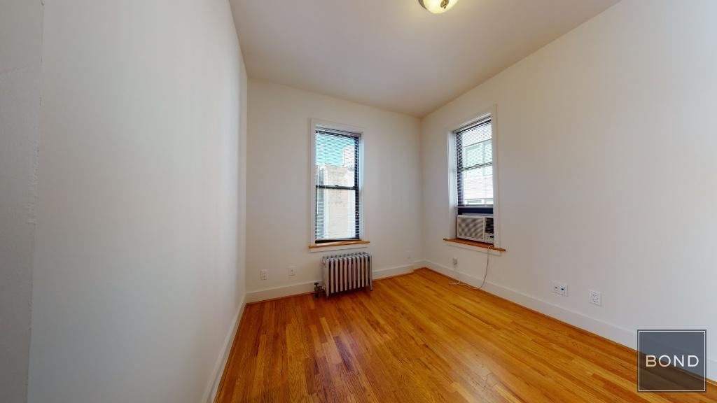 129 East 97 Street - Photo 4