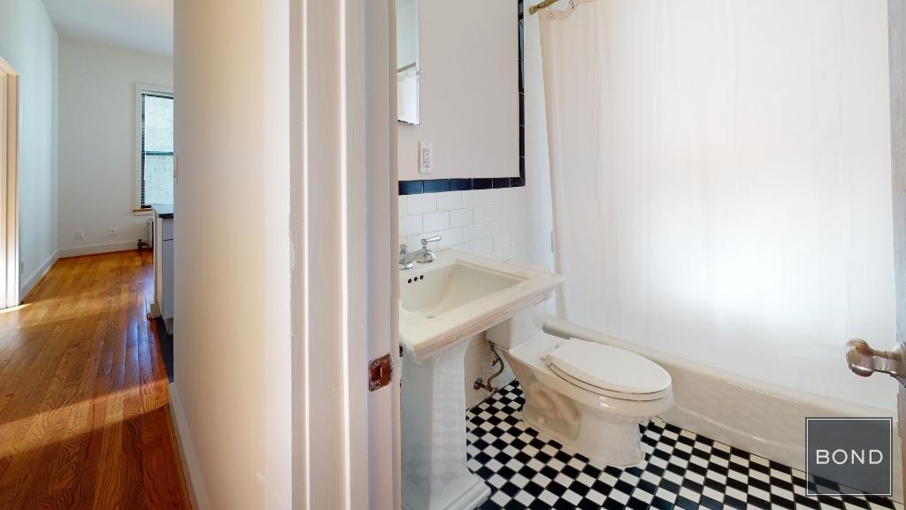 129 East 97 Street - Photo 8