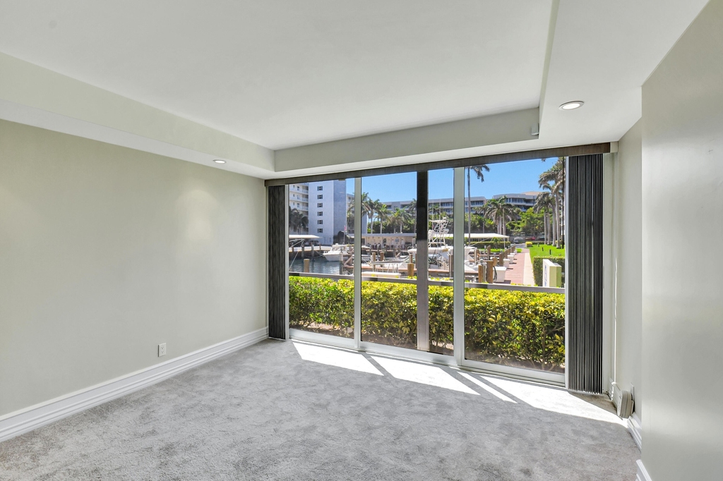 1 Harbourside Drive - Photo 16