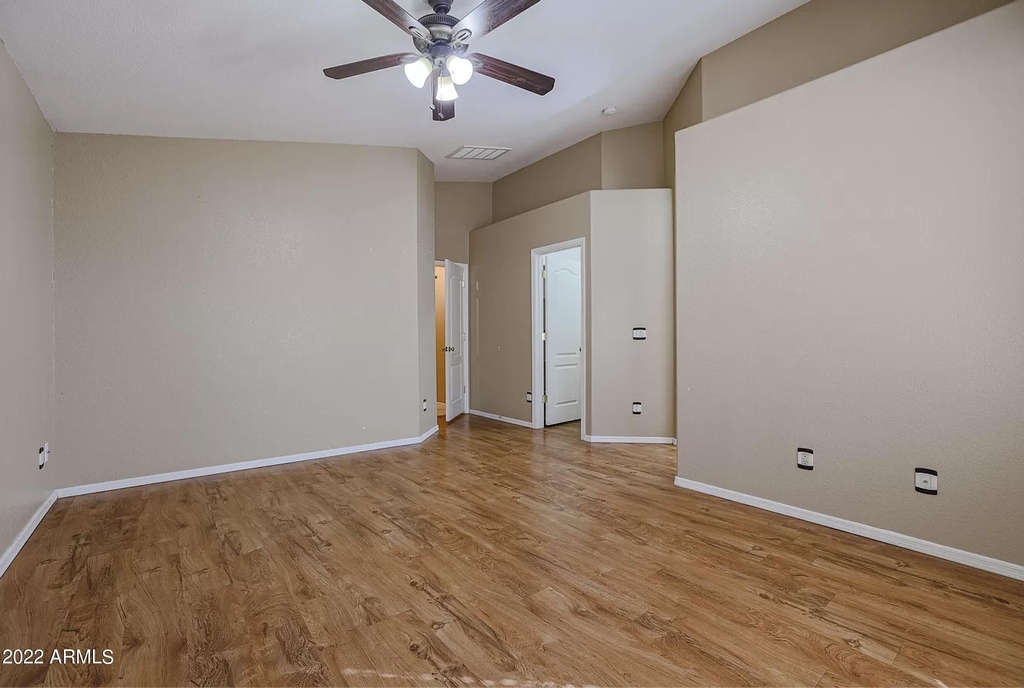 8203 W Tonto Lane - Photo 11