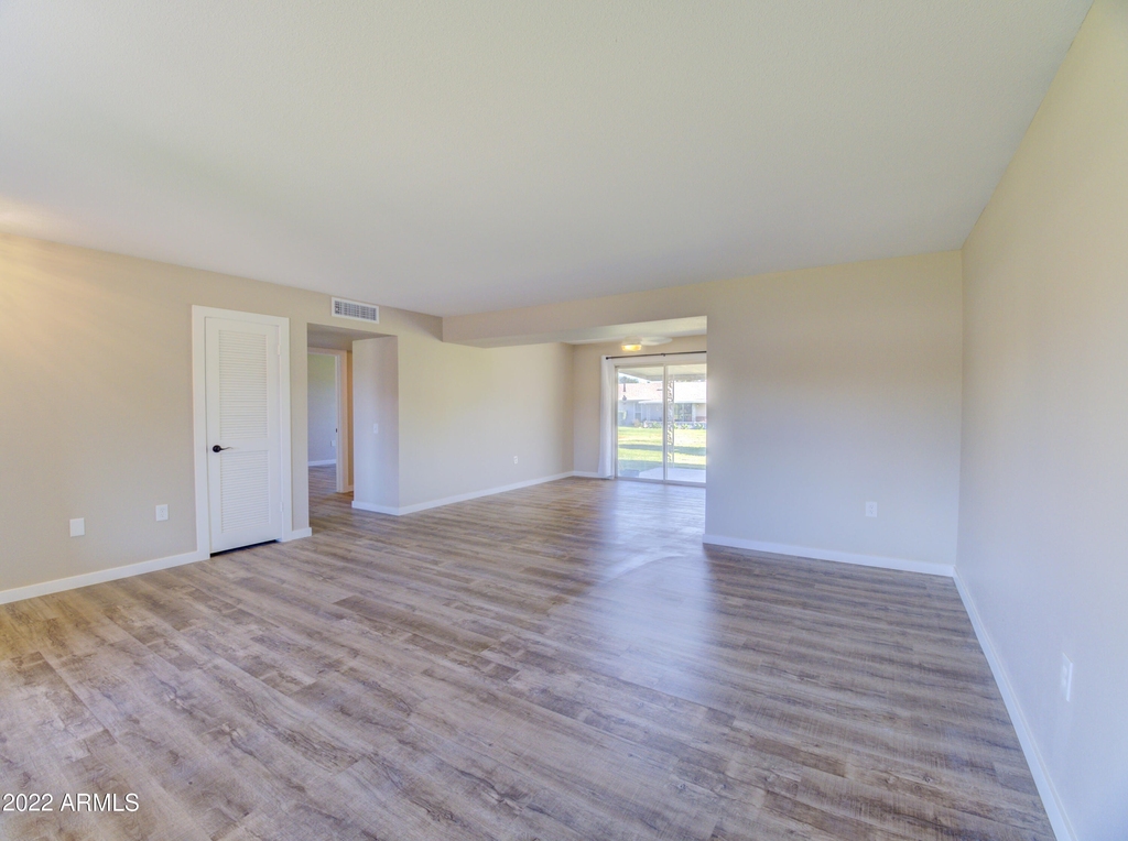 10007 W Shasta Drive - Photo 3