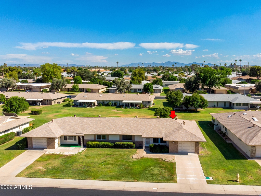 10007 W Shasta Drive - Photo 2