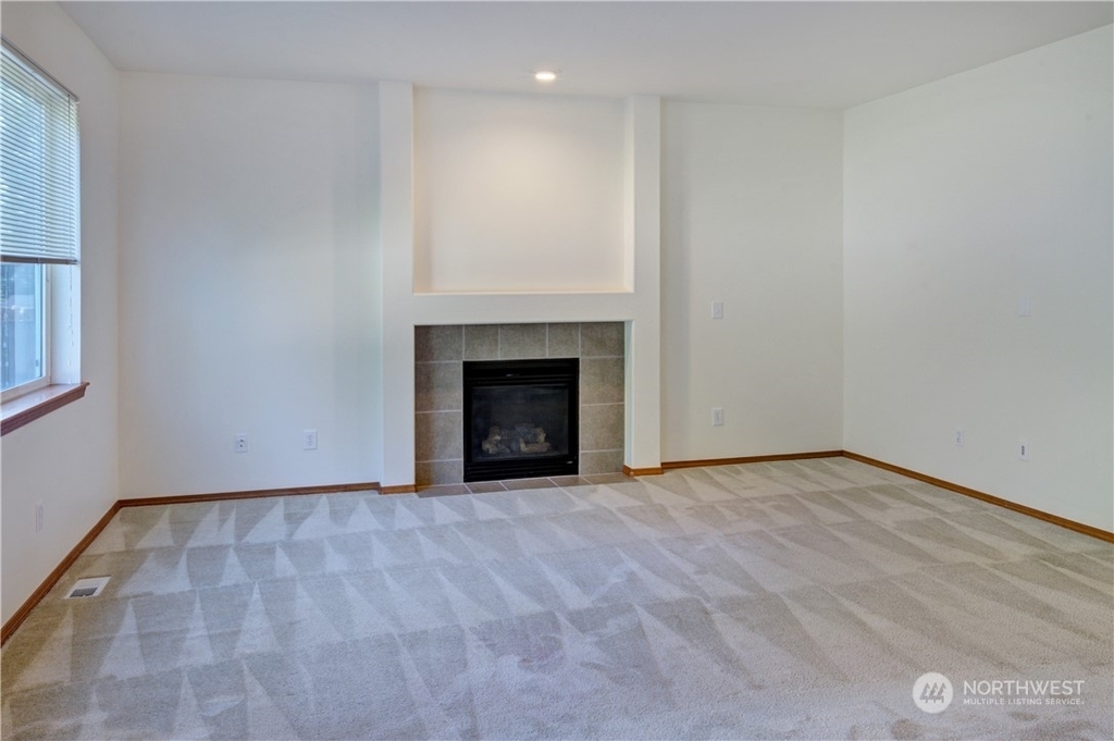 8419 16th Street Ne - Photo 6