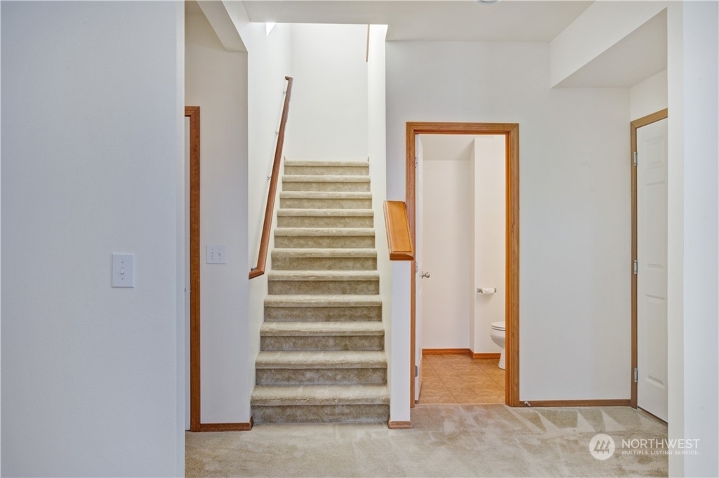 8419 16th Street Ne - Photo 8