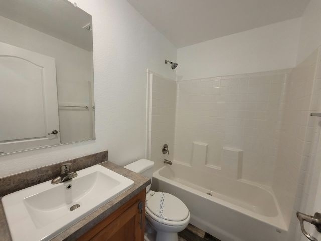 825 N Lamb Blvd - Photo 3