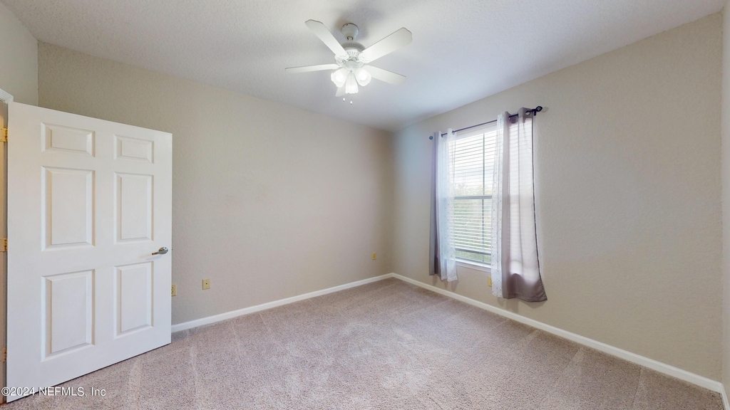 8539 Gate Parkway W - Photo 14