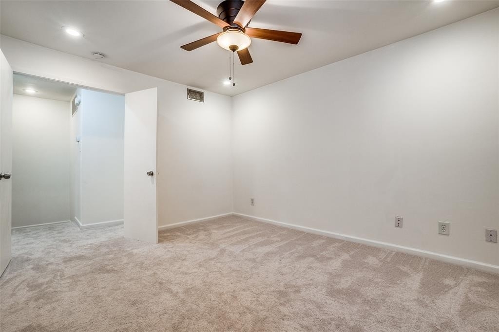 7640 W Greenway Boulevard - Photo 15