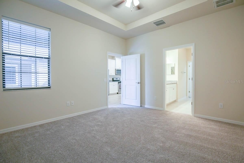 5609 Hometown Lane - Photo 9