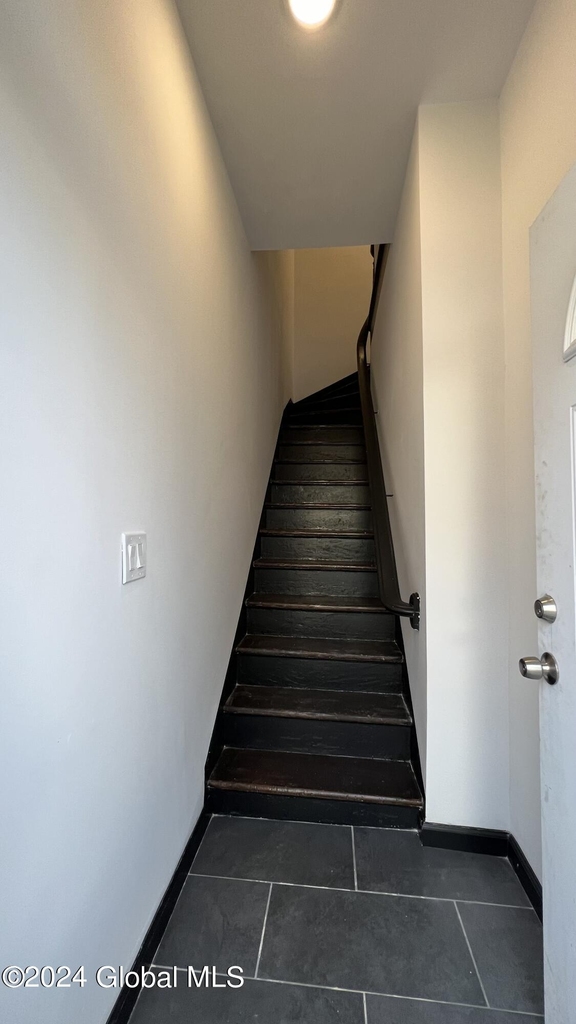 43 5th Avenue - Photo 2