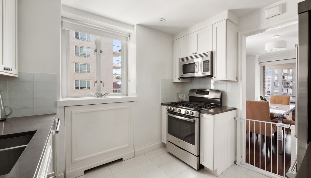 200 East 66th Street - Photo 5