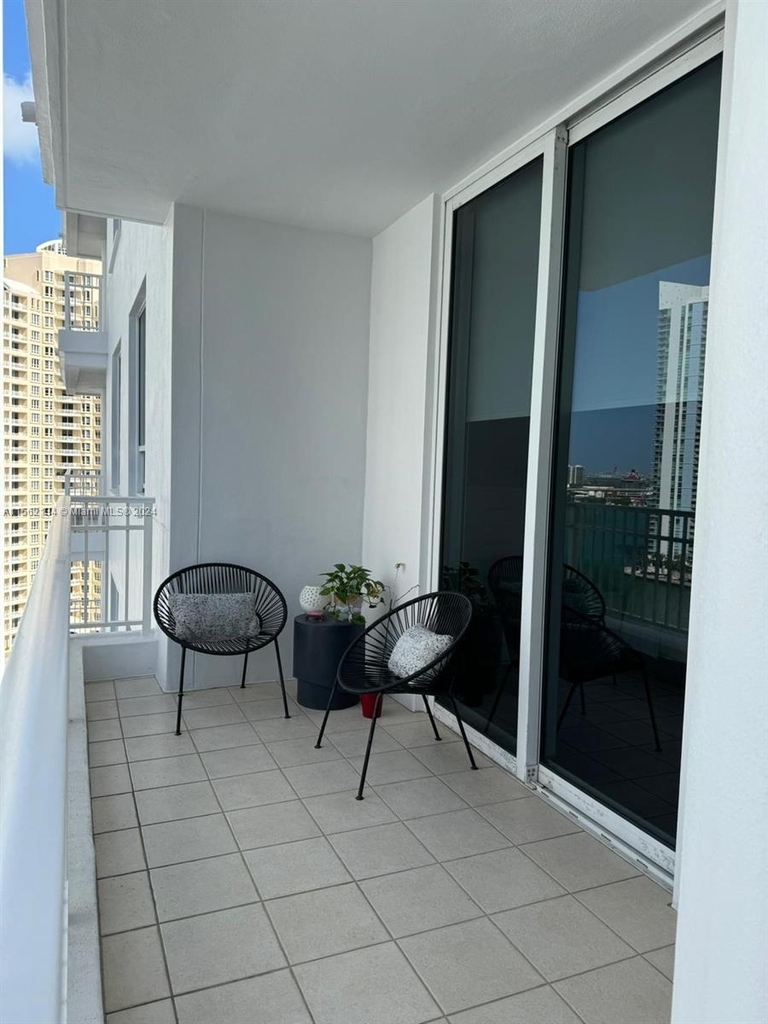 801 Brickell Key Blvd - Photo 25