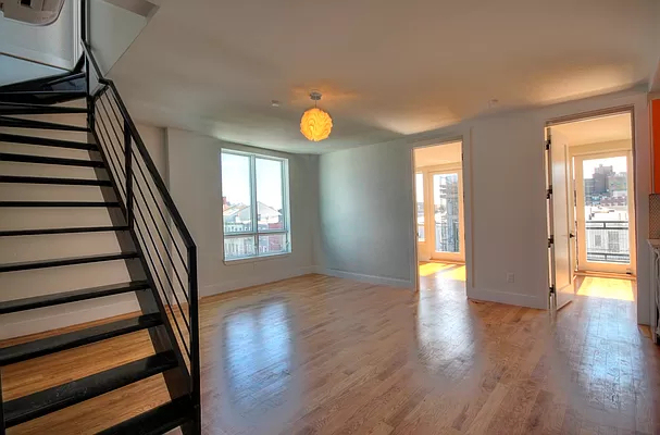 852 Metropolitan Avenue - Photo 2