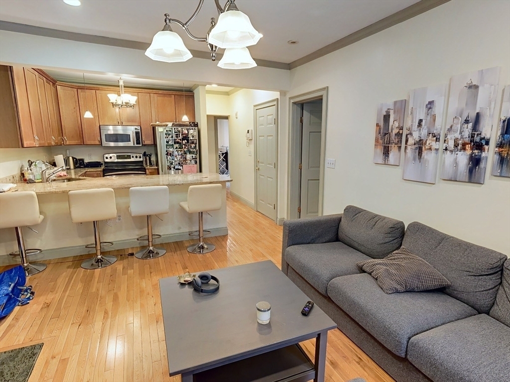 531 Newbury St. - Photo 2