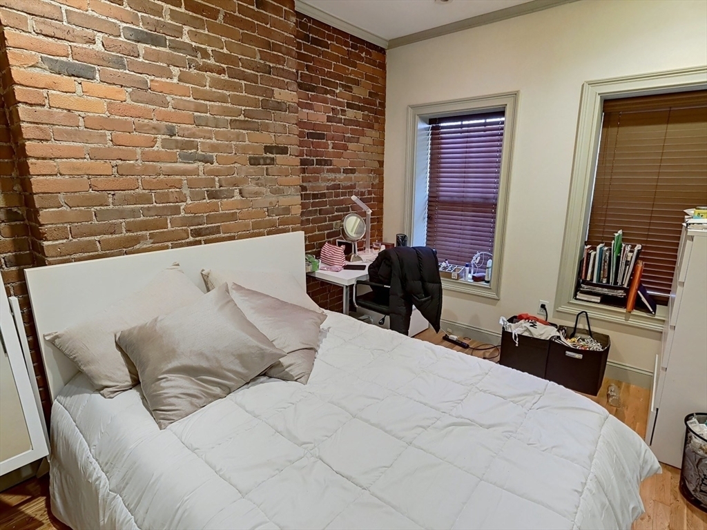 531 Newbury St. - Photo 6