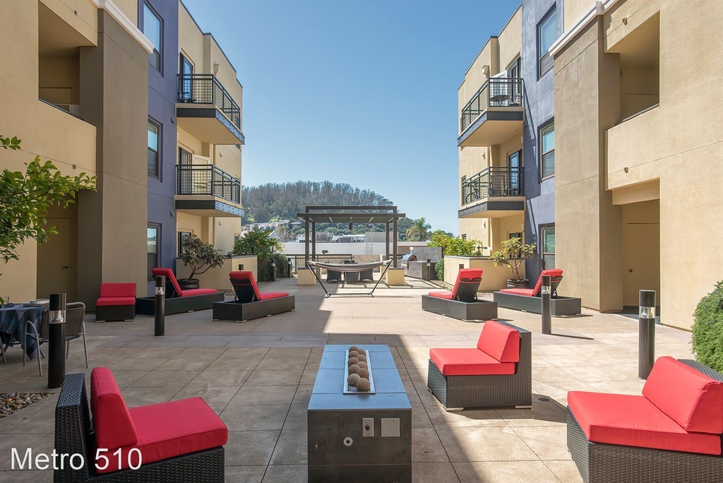 512 El Cerrito Plaza - Photo 10