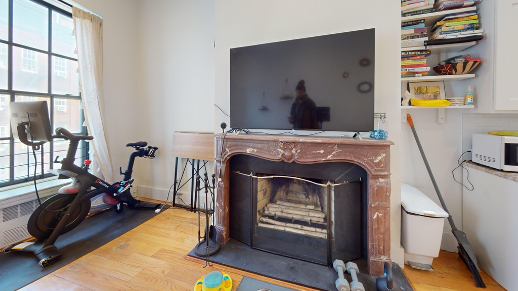 310 East 81st Street - Photo 2