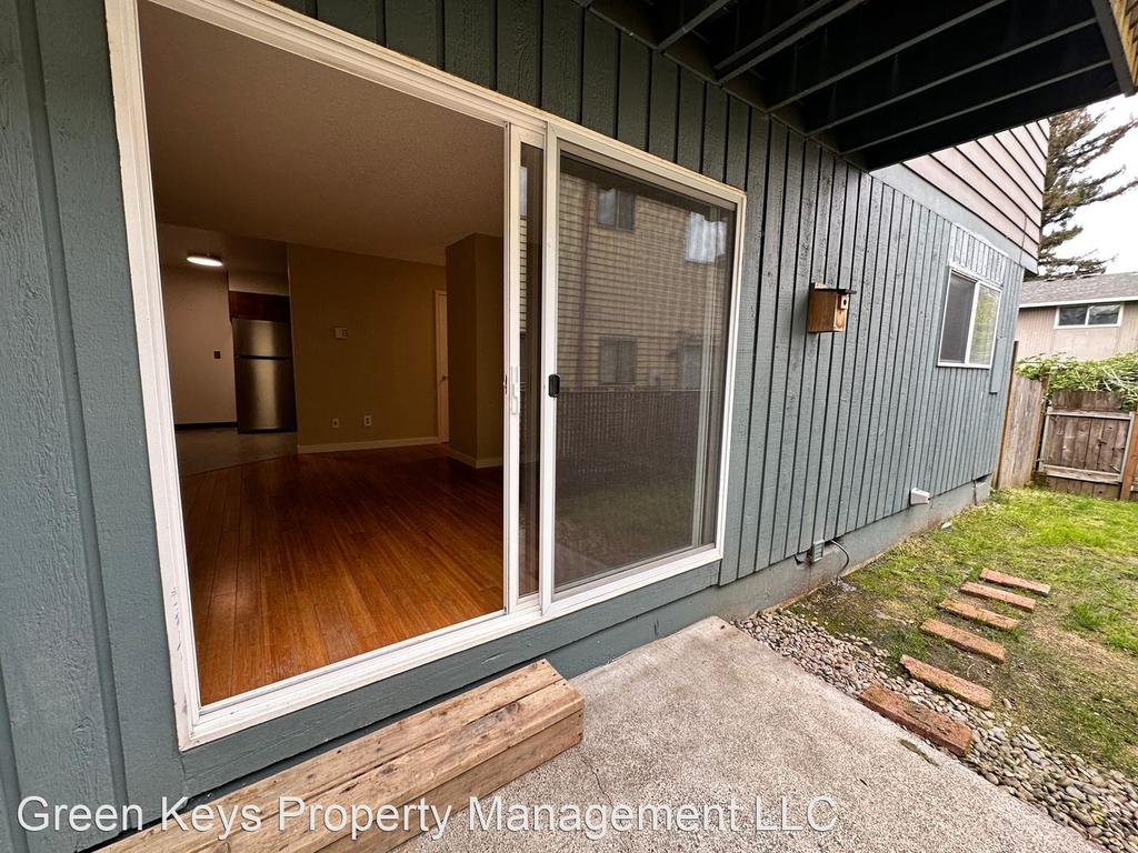 8045 North Princeton Street - Photo 2