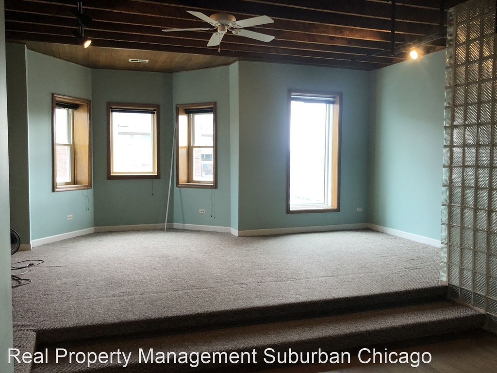 2449 N Clybourn - Photo 1