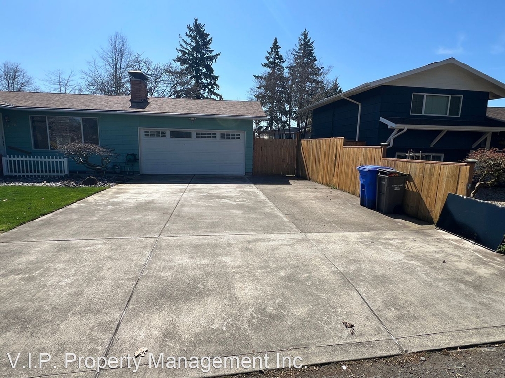 13526 Se Sherman Dr - Photo 1