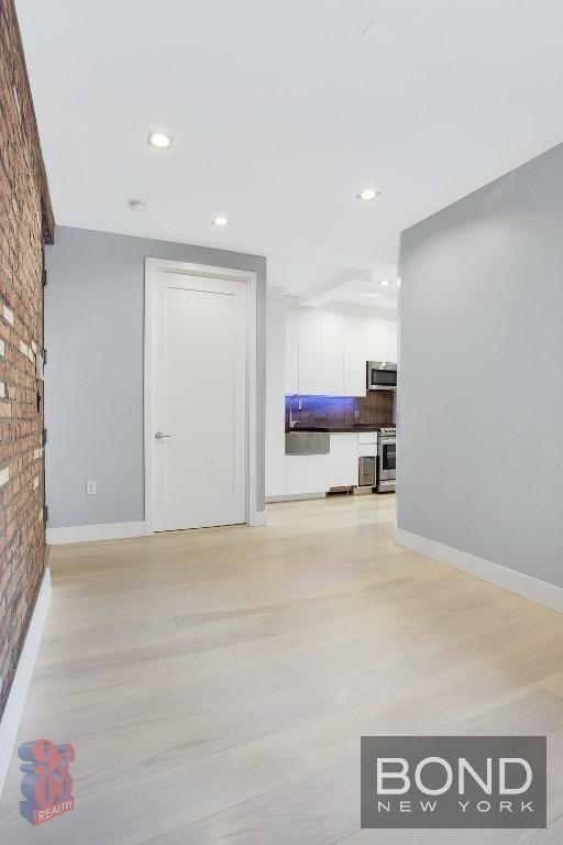 Stanton Street - Photo 2