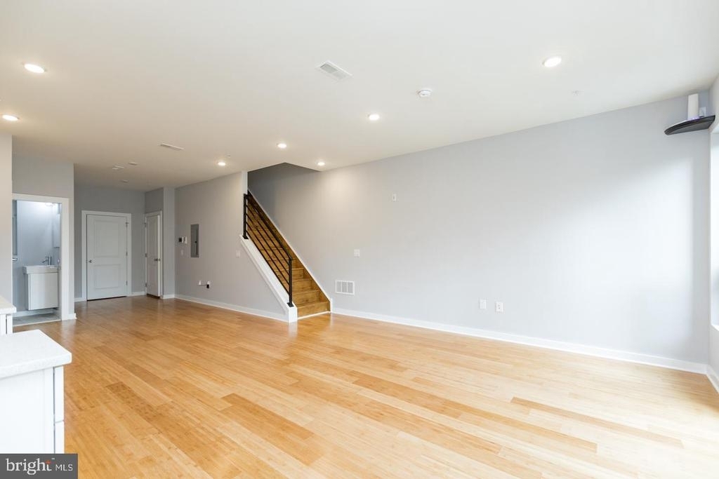 2230 Frankford Ave - Photo 2