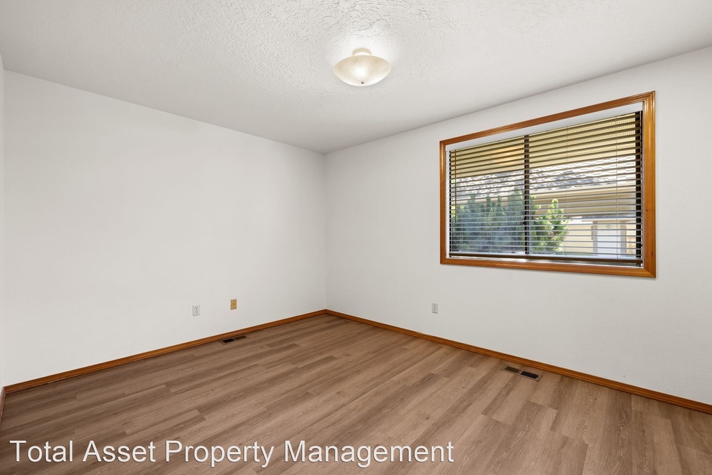 2208 Gekeler Ln - Photo 26