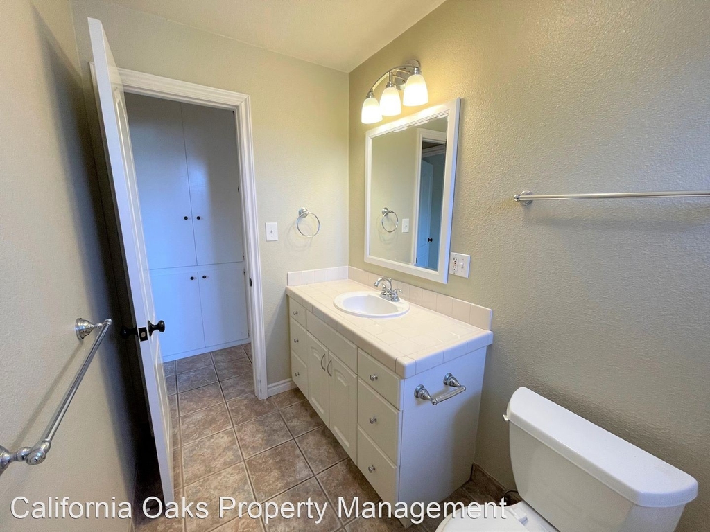 1066 Hingham Lane - Photo 25