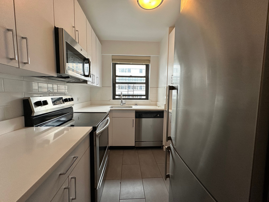 219 East 69th Street - Photo 4