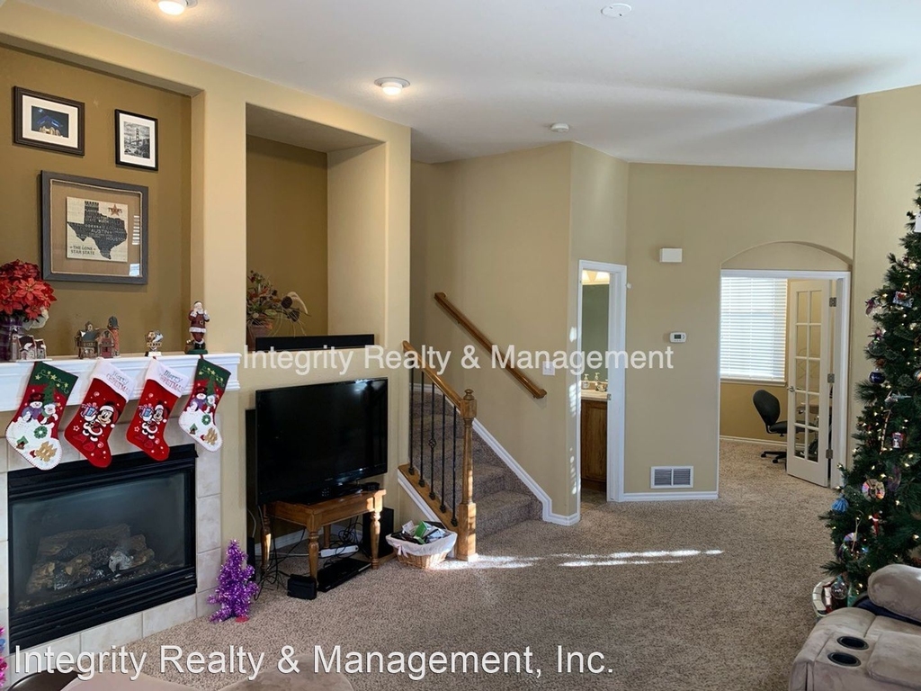 3025 Redhaven Way - Photo 1