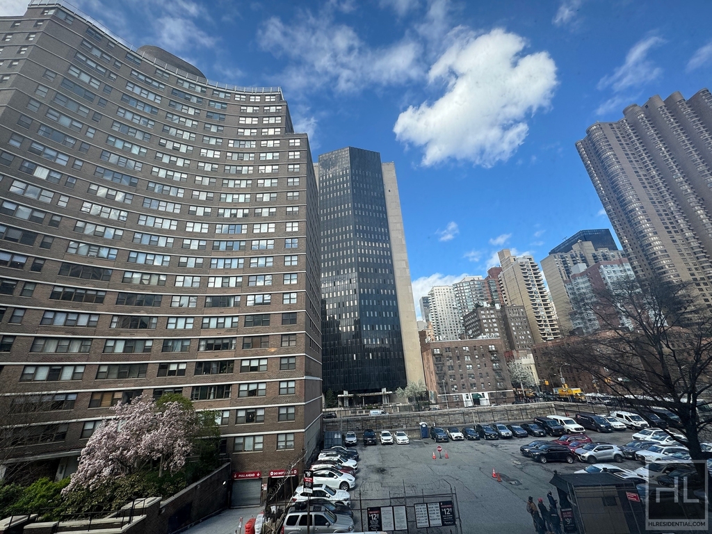 East 36 Street - Photo 2