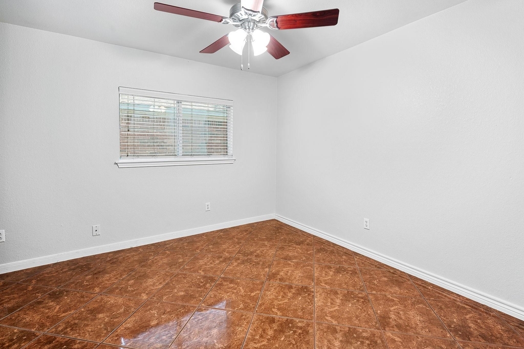 1229 Laurelleaf Dr - Photo 24