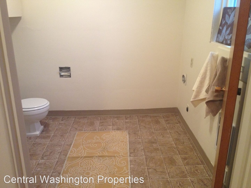 123 N. 66th Ave. - Photo 11