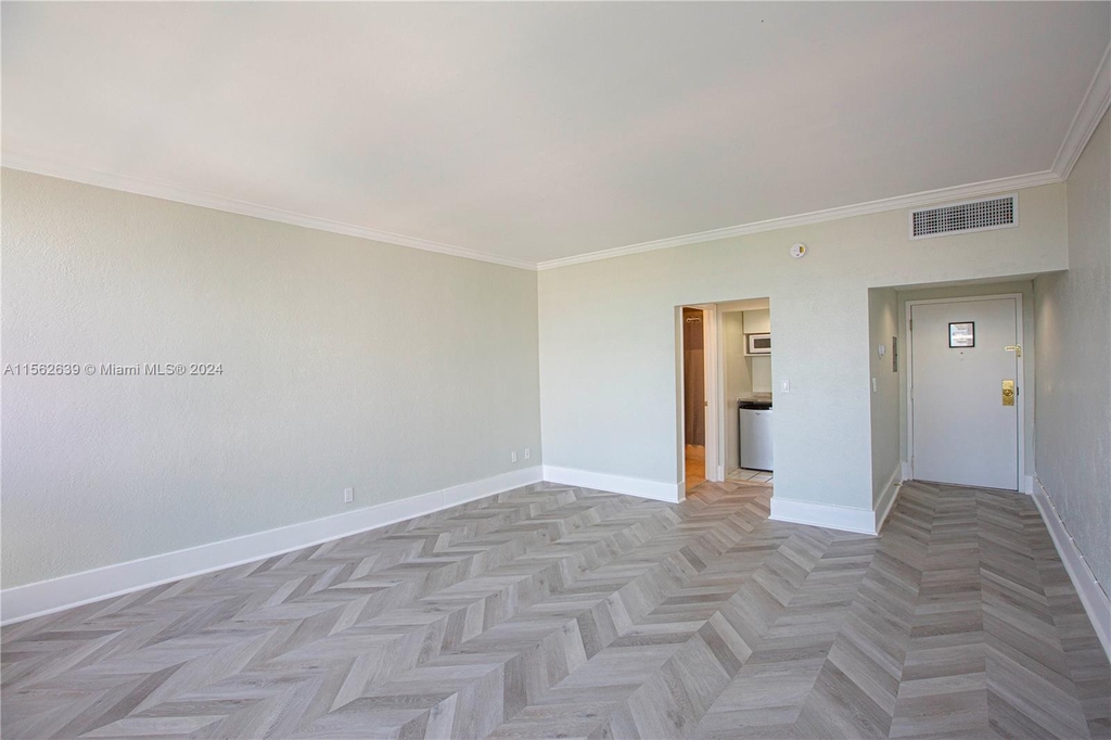 700 Biltmore Way - Photo 2