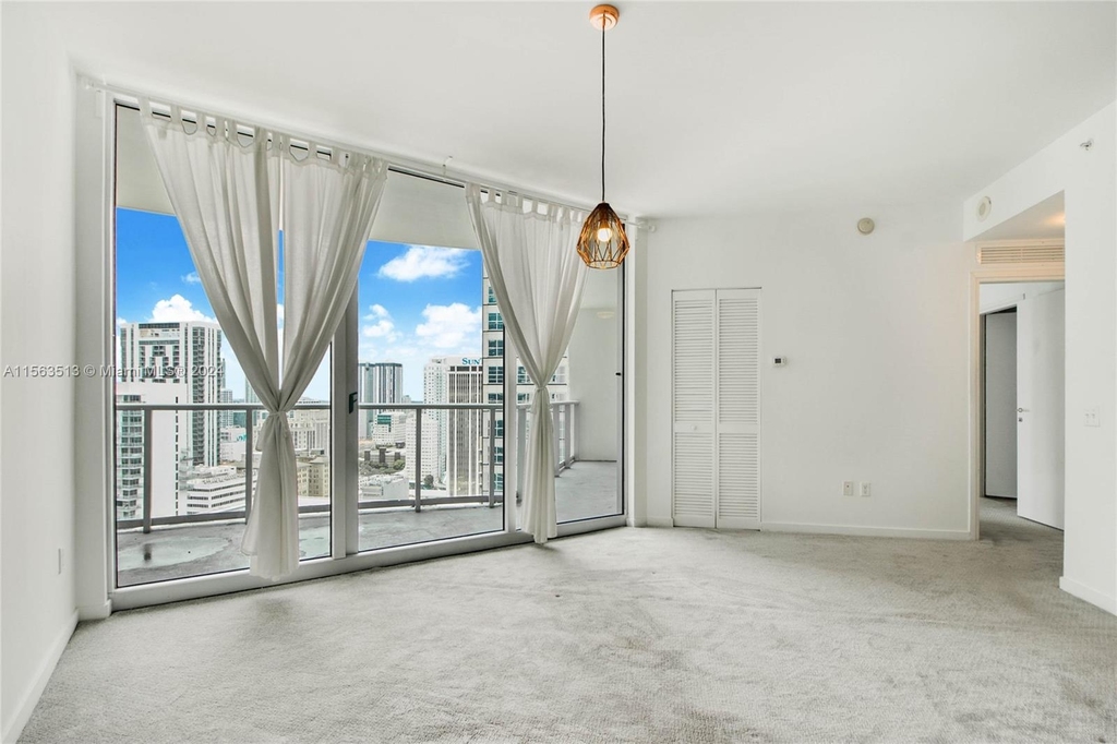 300 S Biscayne Blvd - Photo 4