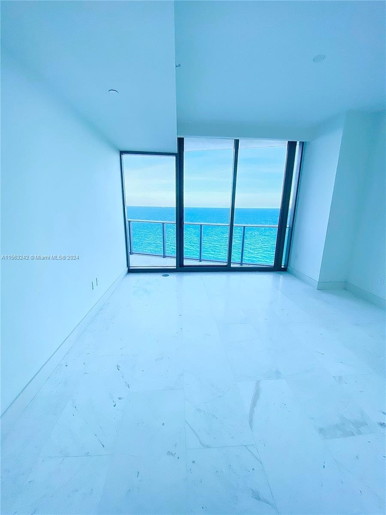 15701 Collins Ave - Photo 3