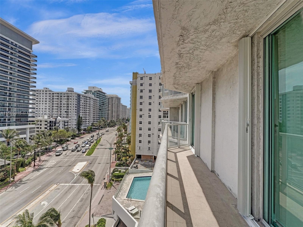 5900 Collins Ave - Photo 46