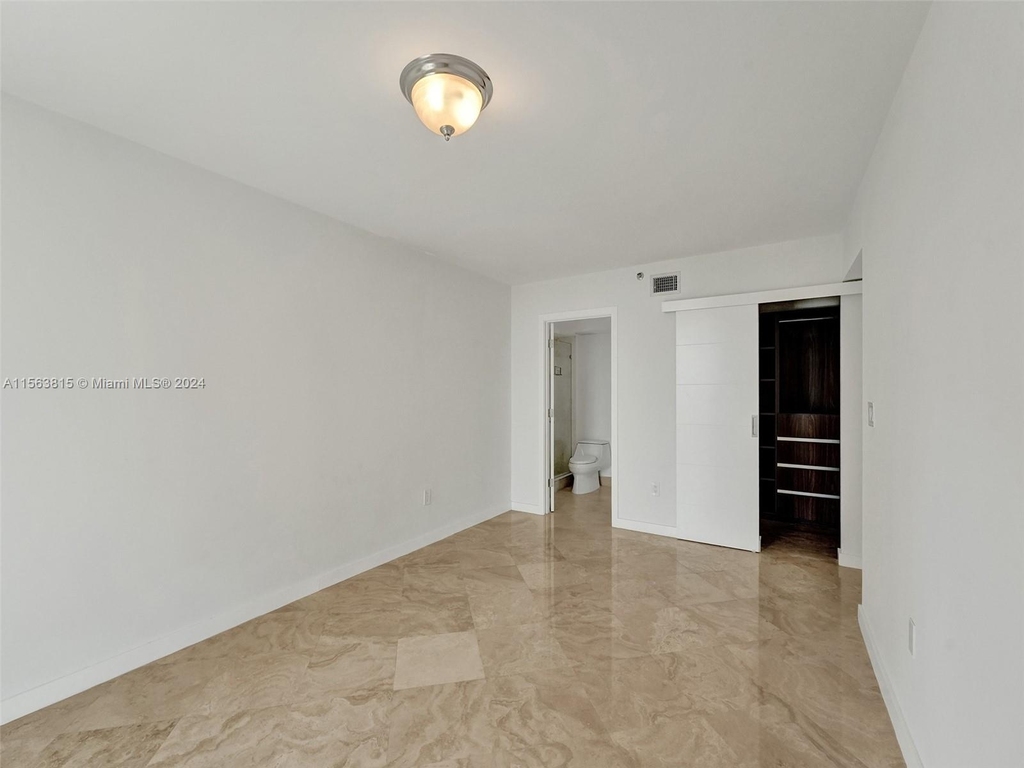 5900 Collins Ave - Photo 53