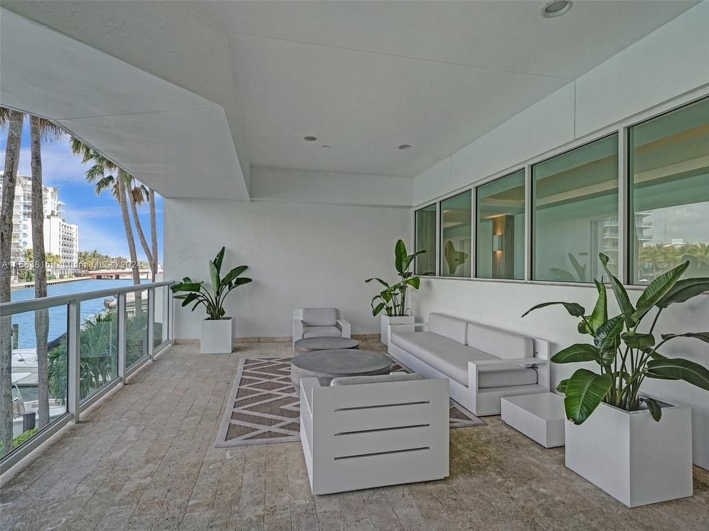 5900 Collins Ave - Photo 42