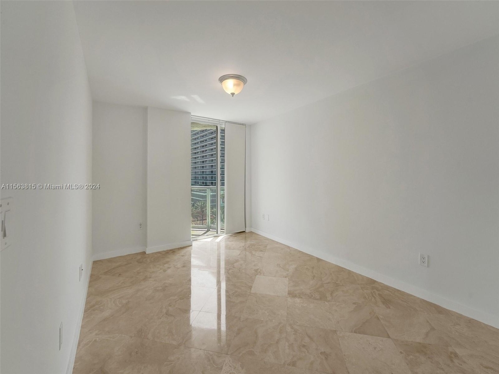 5900 Collins Ave - Photo 52