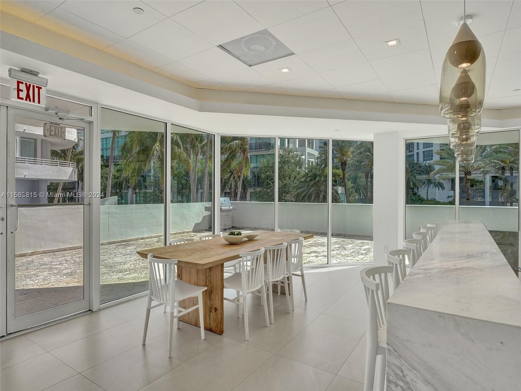 5900 Collins Ave - Photo 19