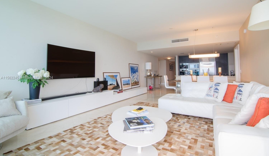 17001 Collins Ave - Photo 4